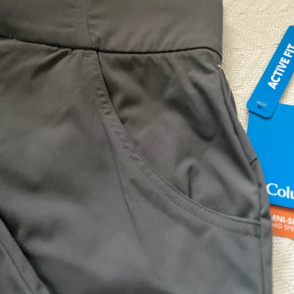 Columbia Women's Active Fit Omni-Shade Pull-On Capri Pants, City Gray - Picture 5 of 8